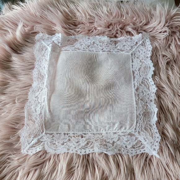 Lot of 5 Vintage Handkerchiefs - Picture 3 of 13